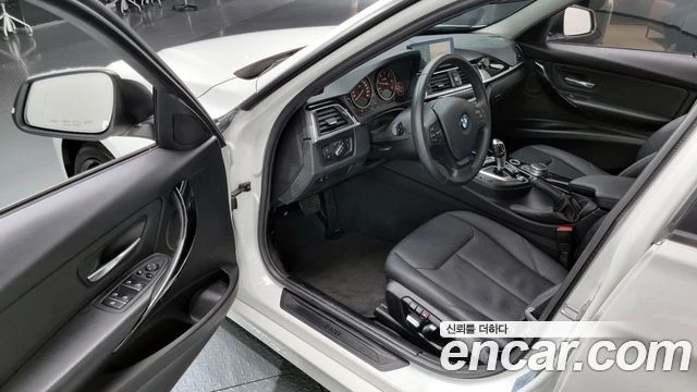 BMW 320, снимка 11 - Автомобили и джипове - 56077646