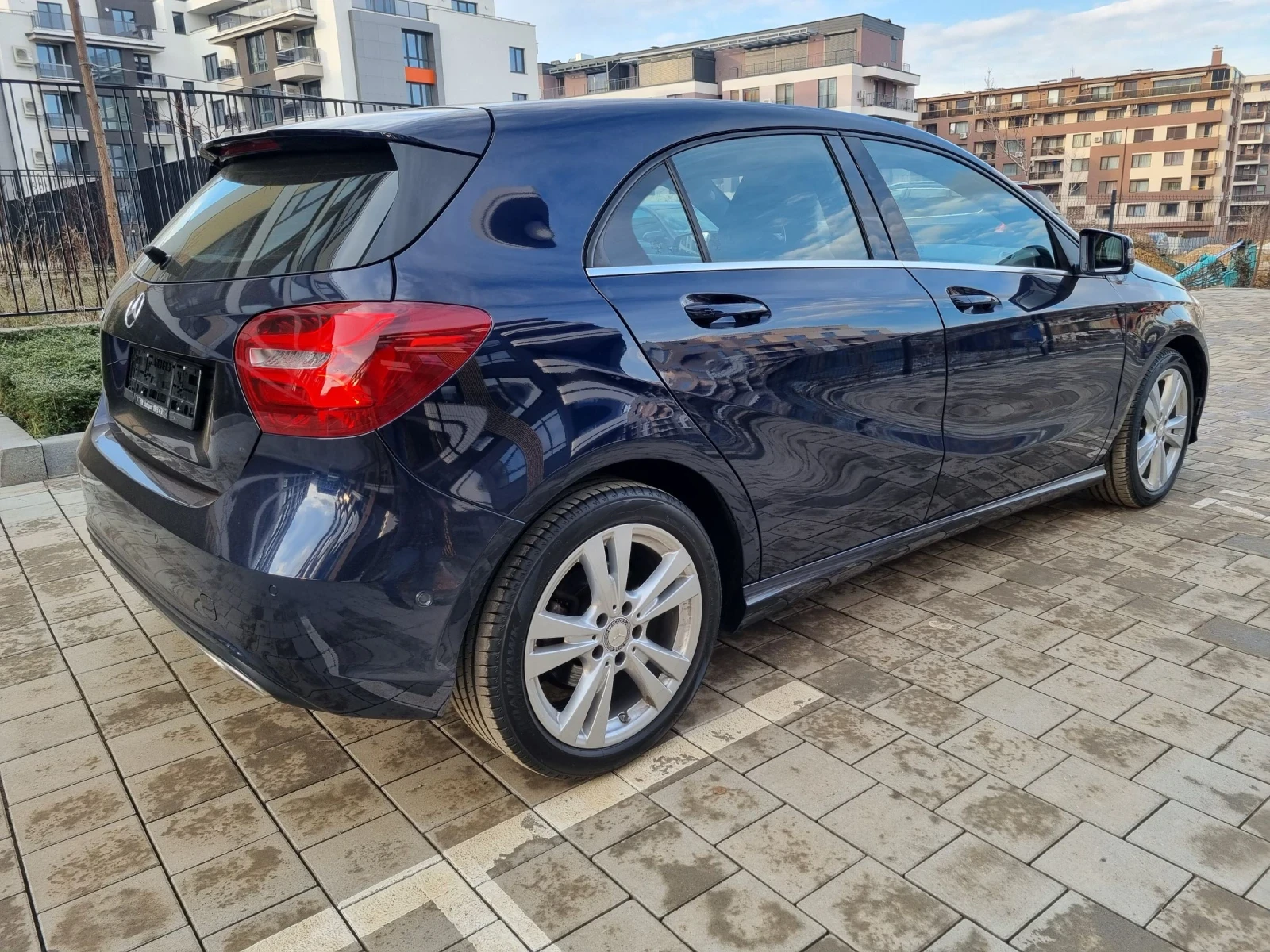Mercedes-Benz A 180 AMG LINE - изображение 6