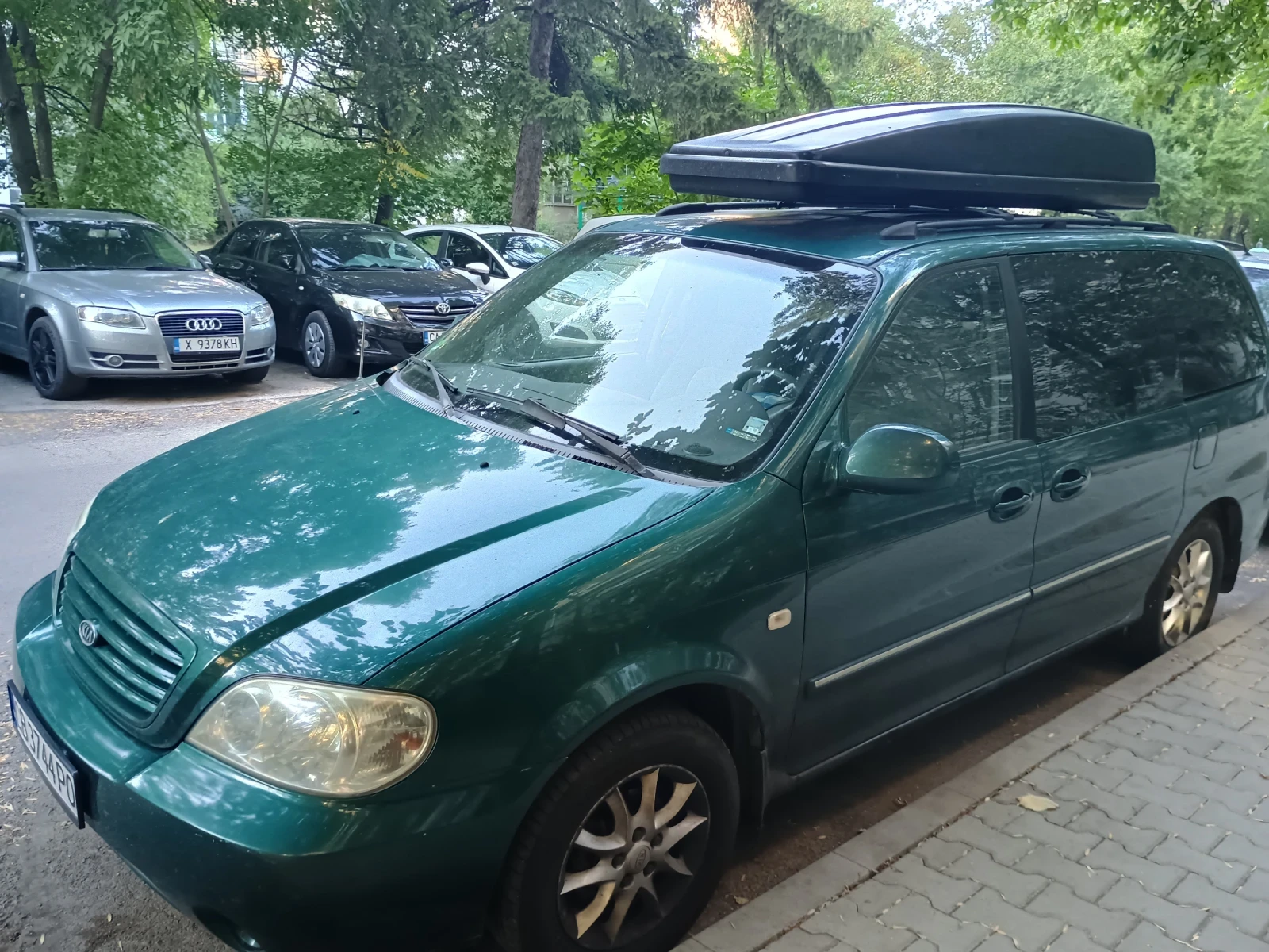 Kia Carnival 2, 5 V6 газ 5+ 1 - изображение 3