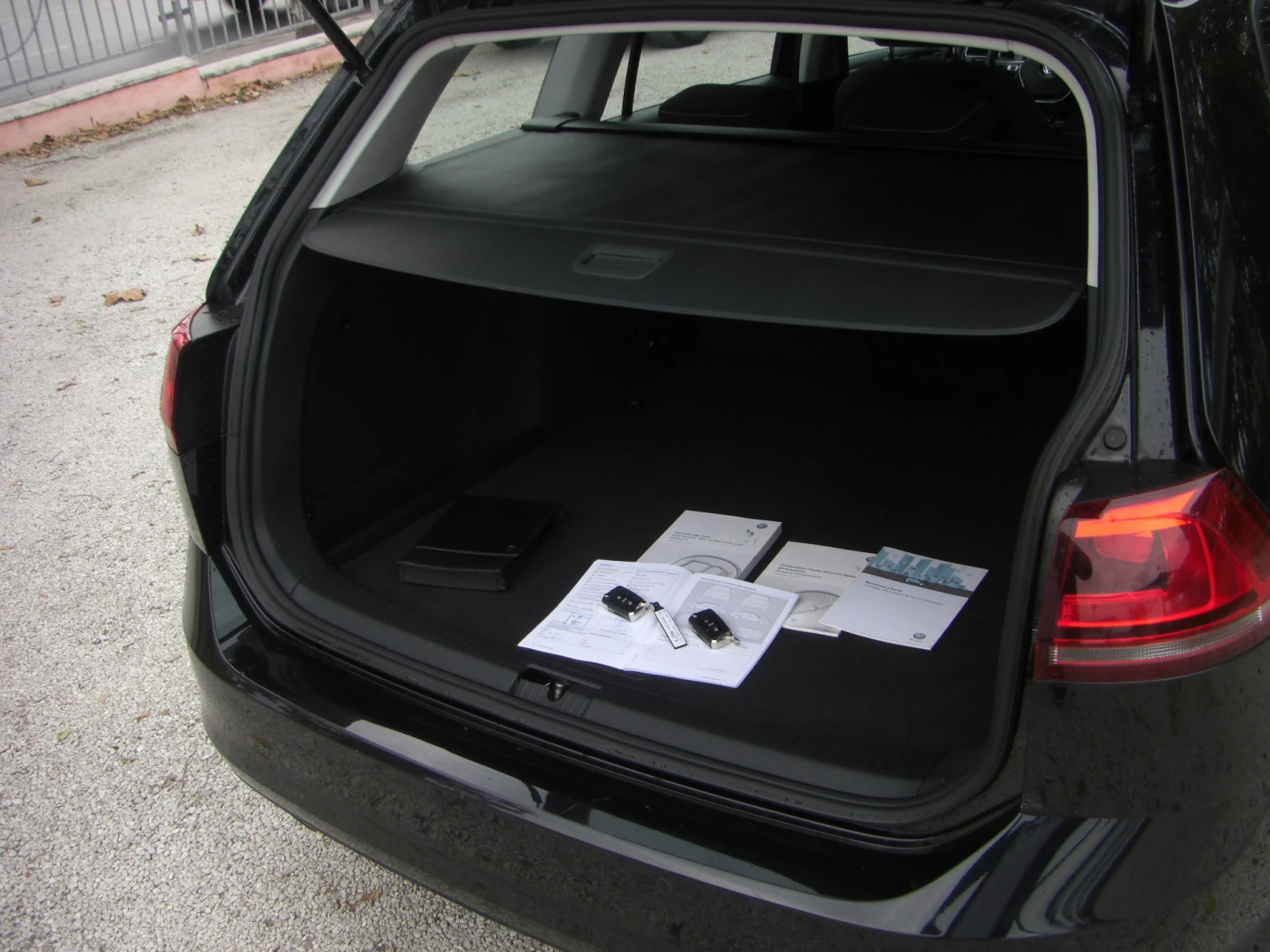 VW Golf 2.0TDI High Line DSG 6 NAVI EURO 6B, снимка 16 - Автомобили и джипове - 53894911