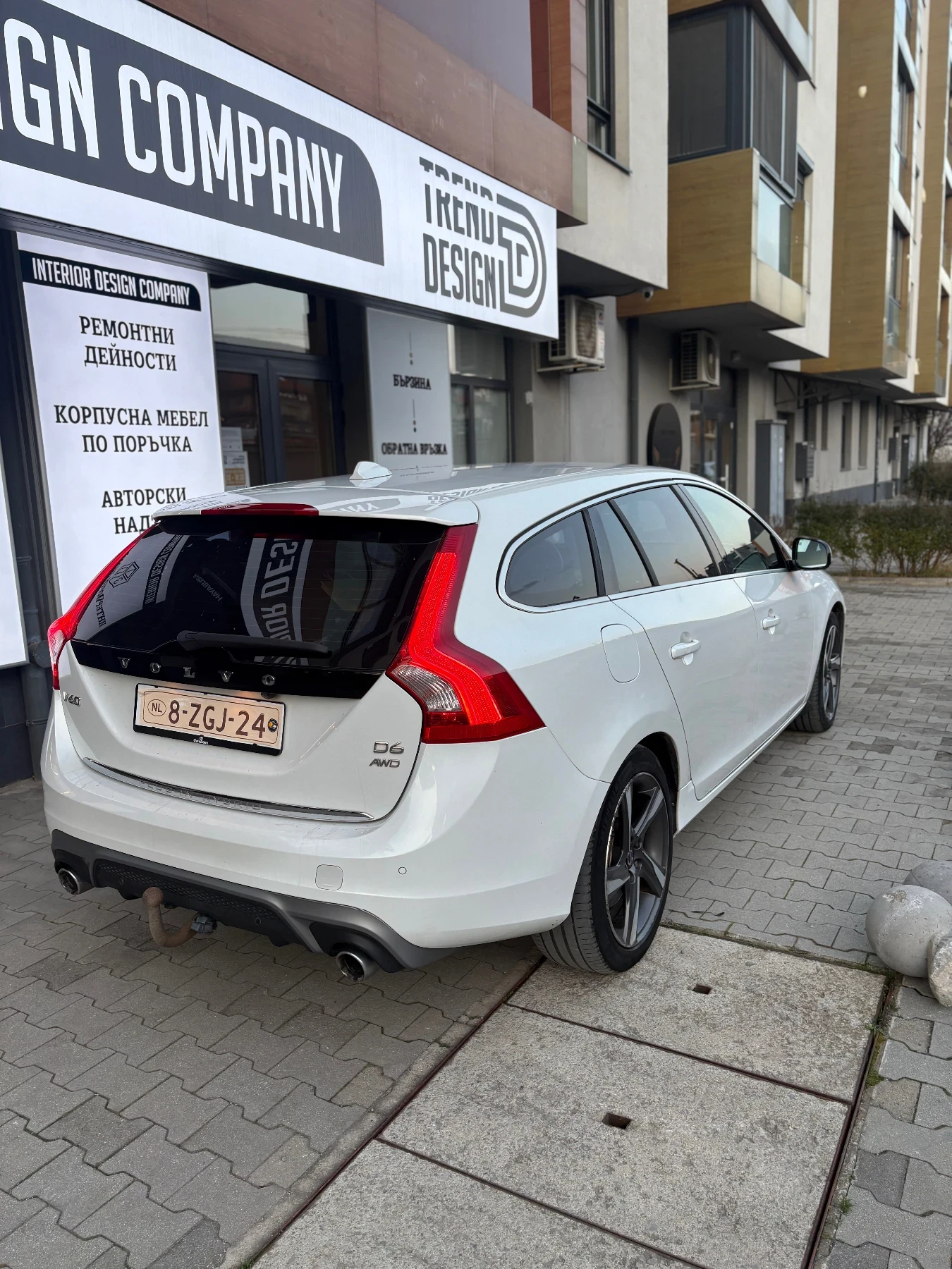 Volvo V60 PLUG IN HYBRID DIESEL, снимка 6 - Автомобили и джипове - 54095985