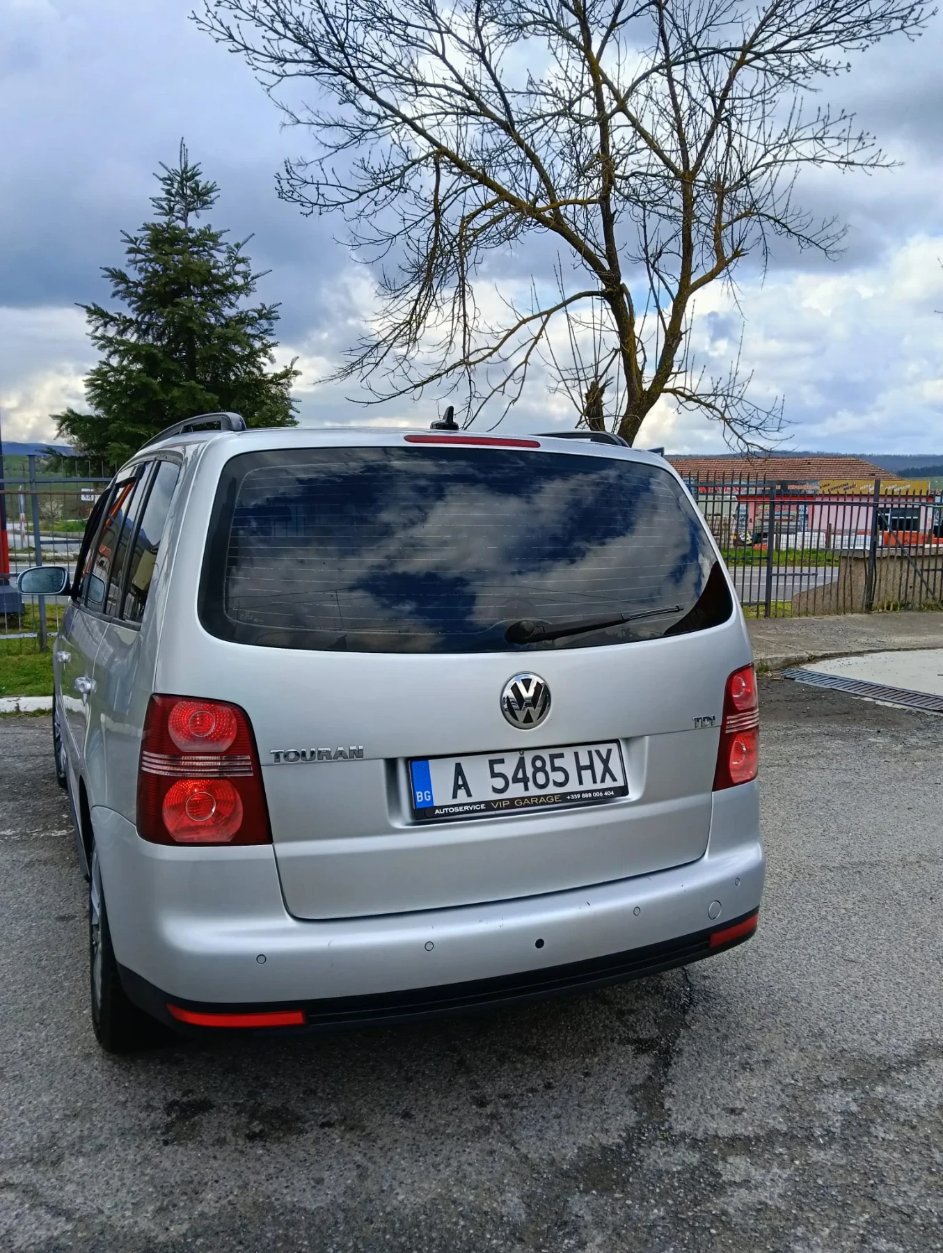 VW Touran, снимка 4 - Автомобили и джипове - 54172114