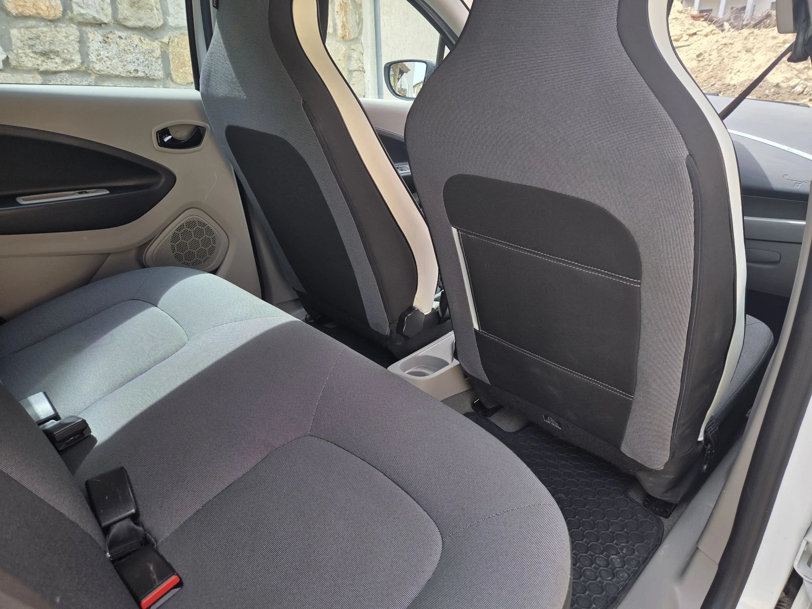Renault Zoe, снимка 7 - Автомобили и джипове - 54373963