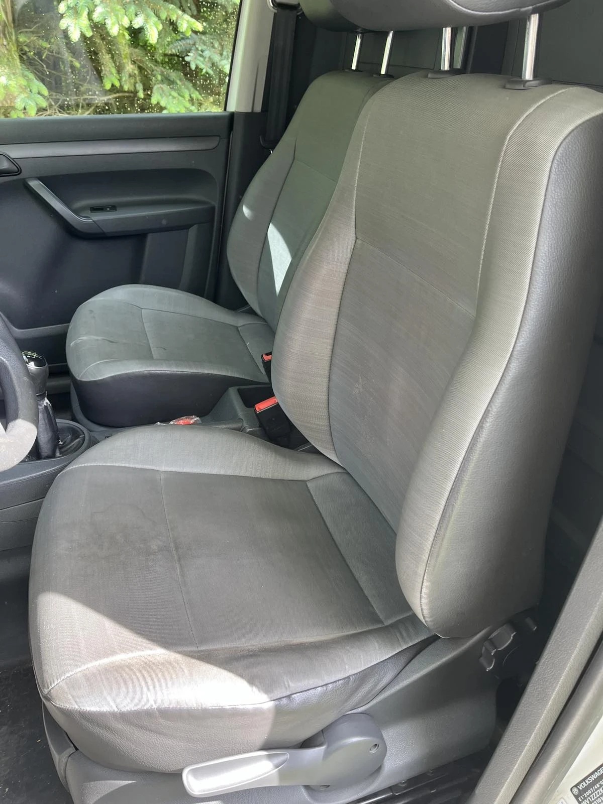 VW Caddy 1.6 Хладилен, снимка 6 - Автомобили и джипове - 54681977