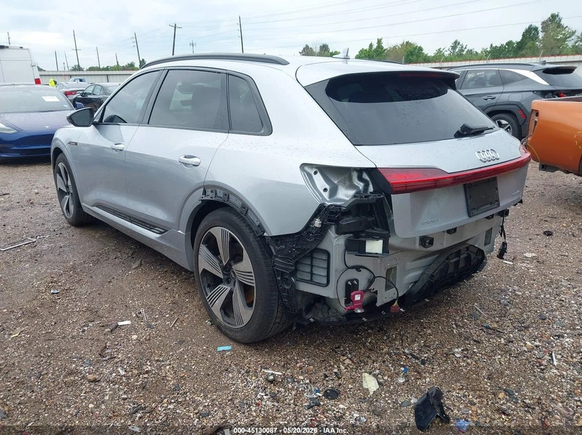 Audi E-Tron Premium Quattro, снимка 3 - Автомобили и джипове - 55127010