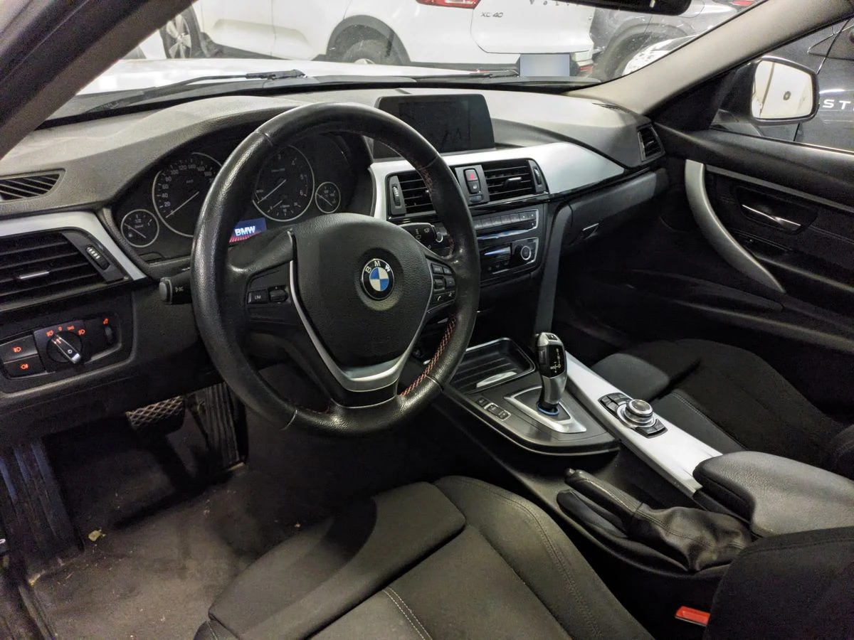 BMW 320 320 xDrive Очакван внос, снимка 7 - Автомобили и джипове - 55218816