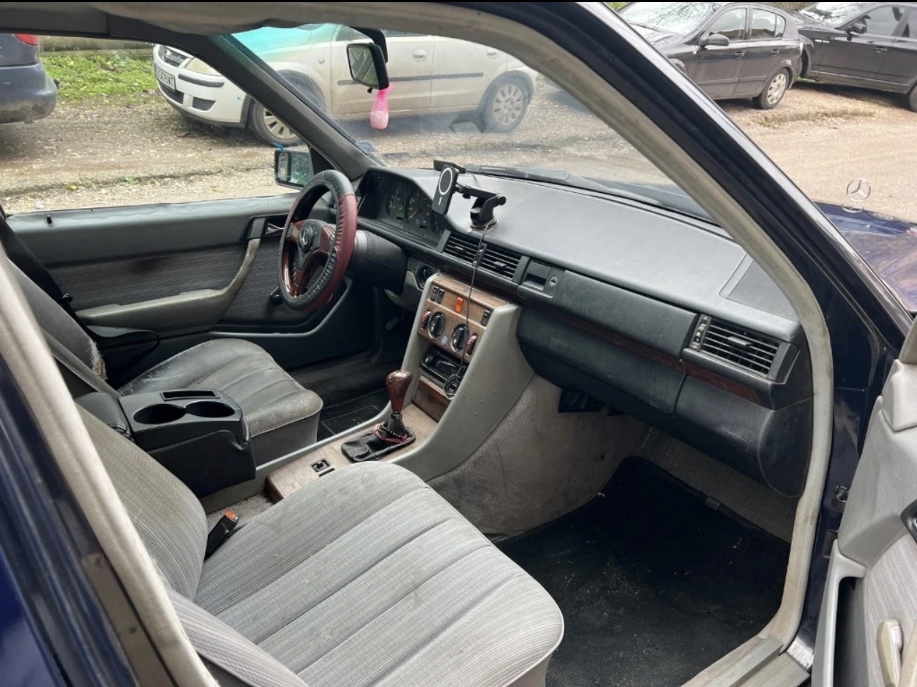 Mercedes-Benz 124 200D, снимка 6 - Автомобили и джипове - 55522672