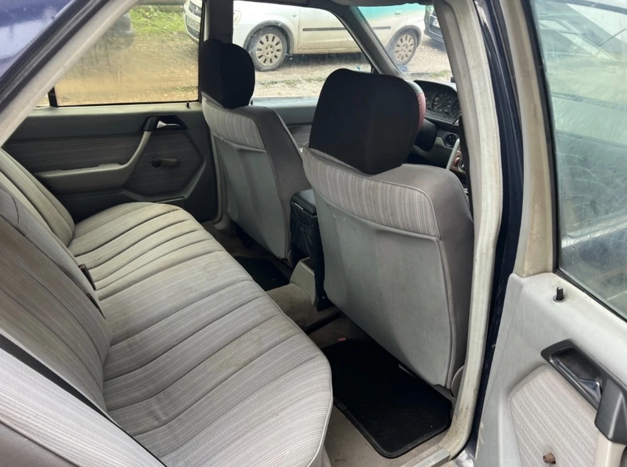 Mercedes-Benz 124 200D, снимка 5 - Автомобили и джипове - 55522672