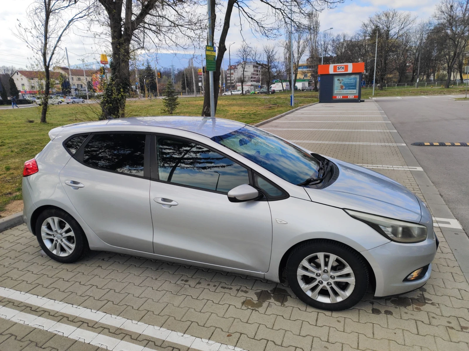 Kia Ceed 1.4 CRDi, снимка 8 - Автомобили и джипове - 55711084