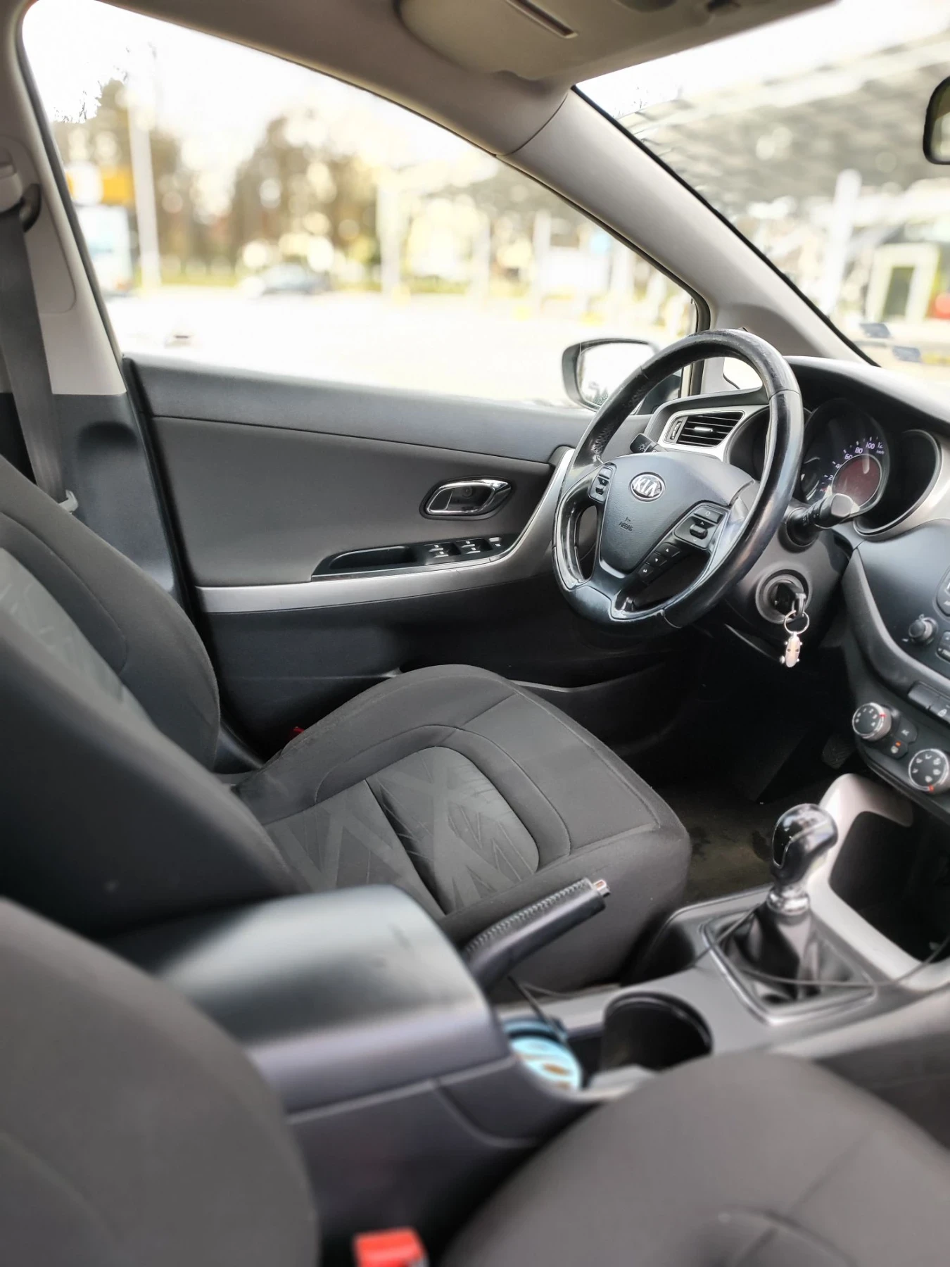 Kia Ceed 1.4 CRDi, снимка 4 - Автомобили и джипове - 55711084