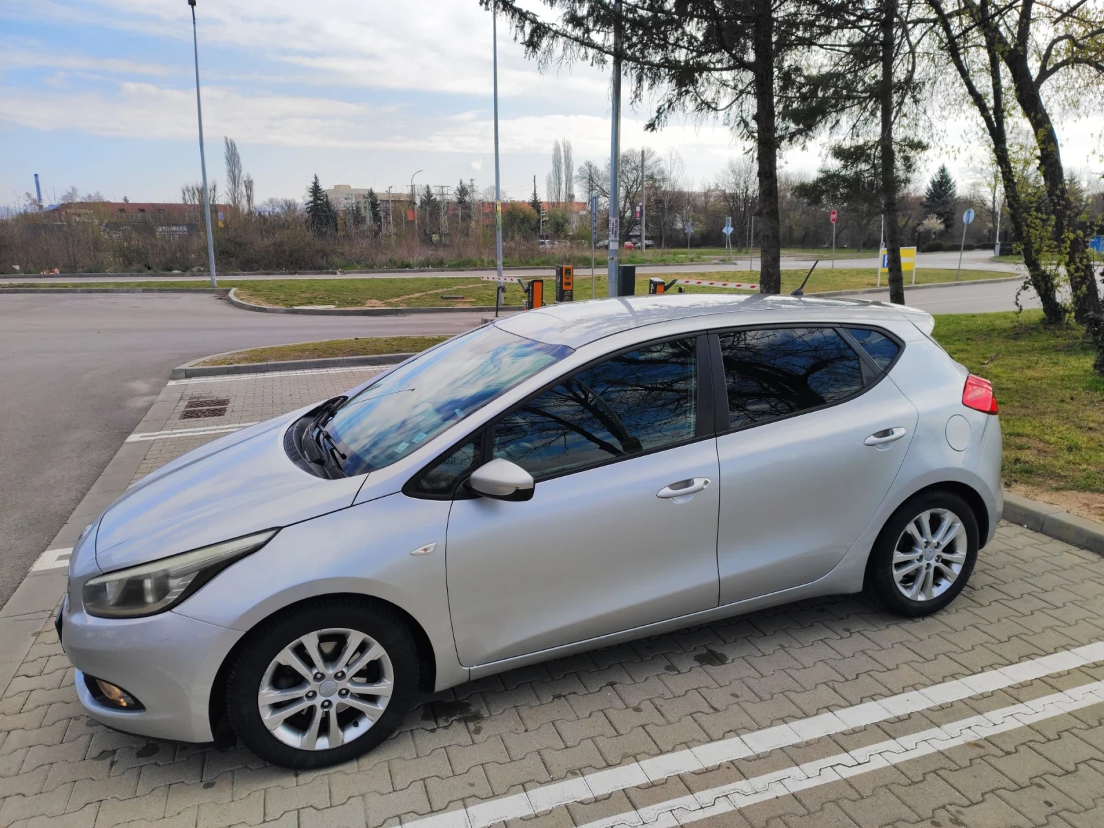 Kia Ceed 1.4 CRDi, снимка 7 - Автомобили и джипове - 55711084