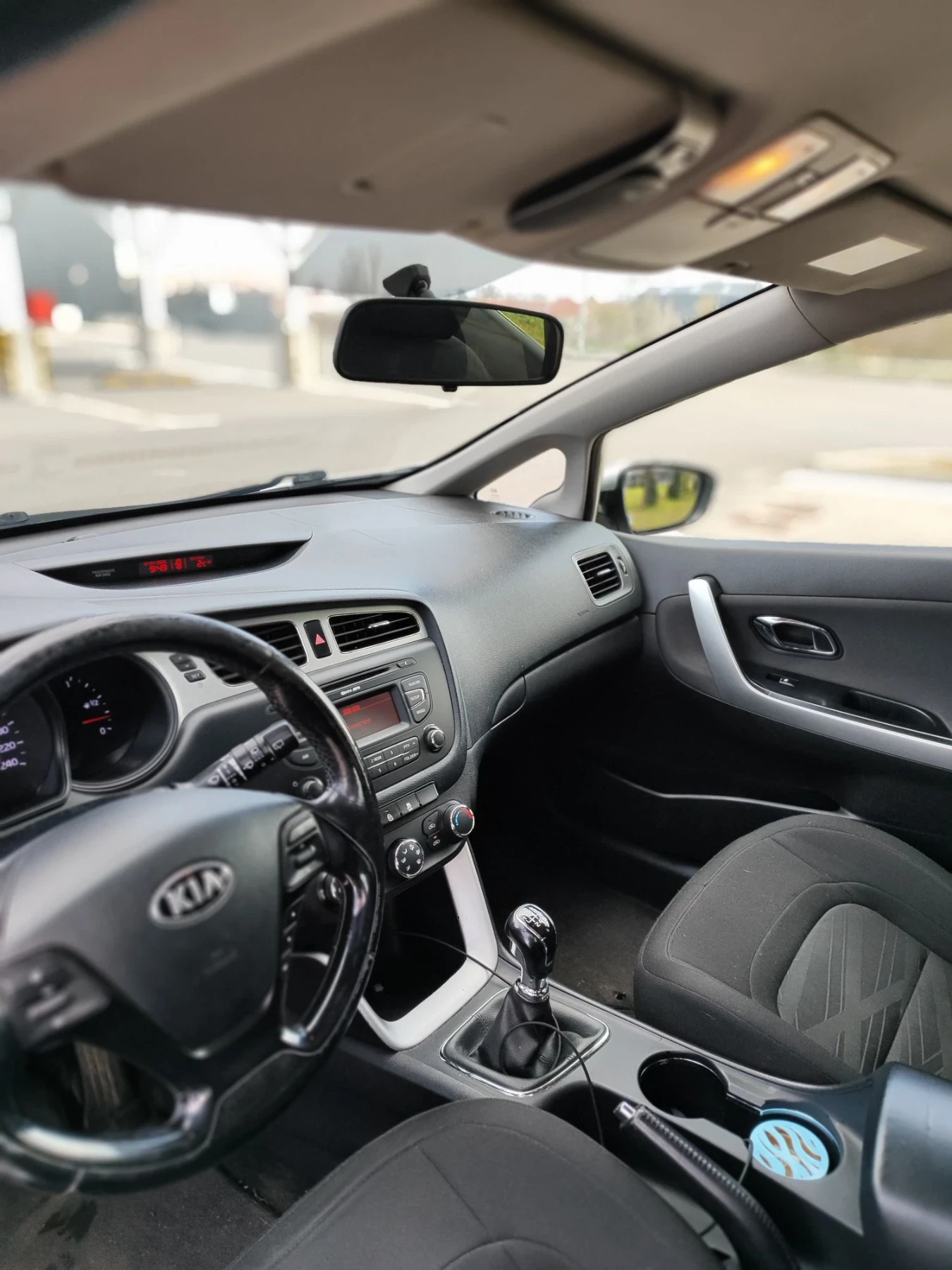 Kia Ceed 1.4 CRDi, снимка 3 - Автомобили и джипове - 55711084