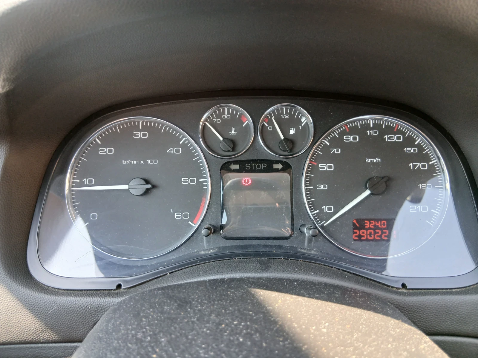 Peugeot 307 1.6 HDI, снимка 8 - Автомобили и джипове - 55937243