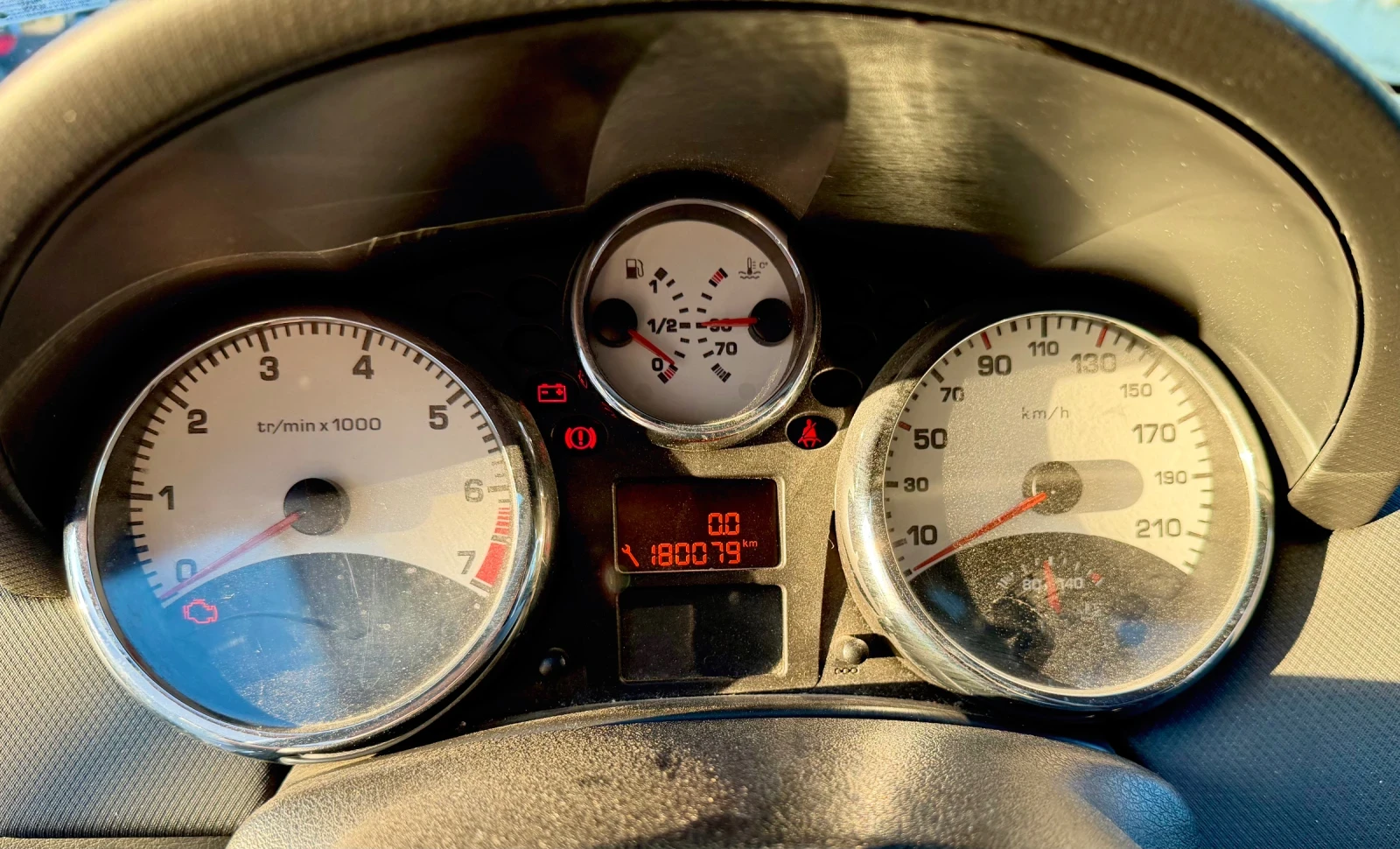 Peugeot 207, снимка 13 - Автомобили и джипове - 56239104