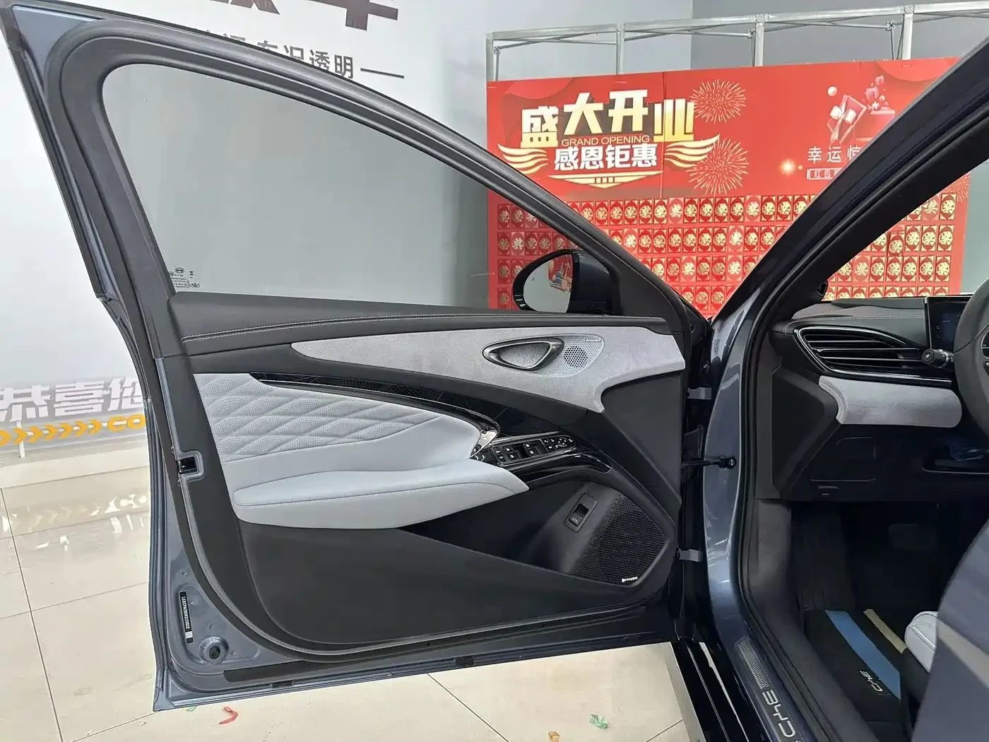 BYD Seal, снимка 8 - Автомобили и джипове - 56687215