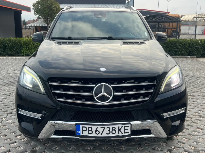 Mercedes-Benz ML 350 AMG / DISTRONIC / PANORAMA / OFF-ROAD / PREMIUM, снимка 3 - Автомобили и джипове - 48242383