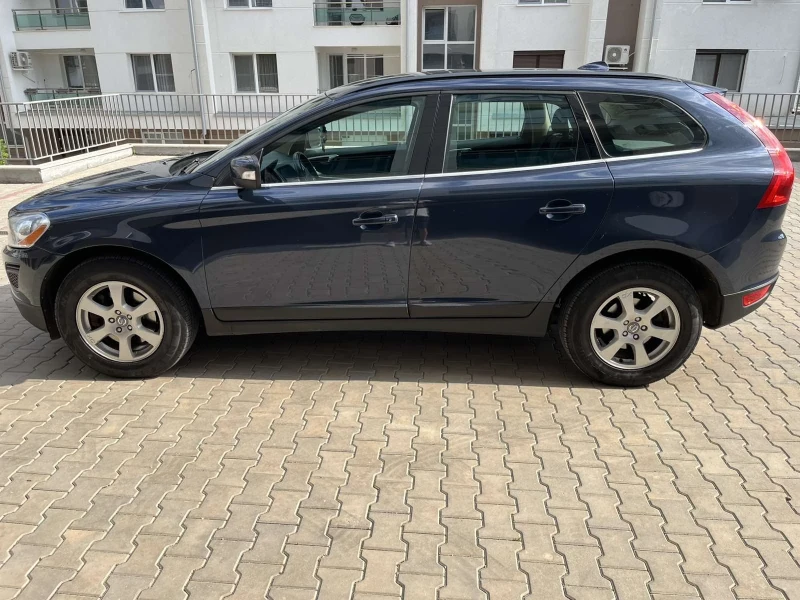 Volvo XC60 D3, снимка 3 - Автомобили и джипове - 52642275