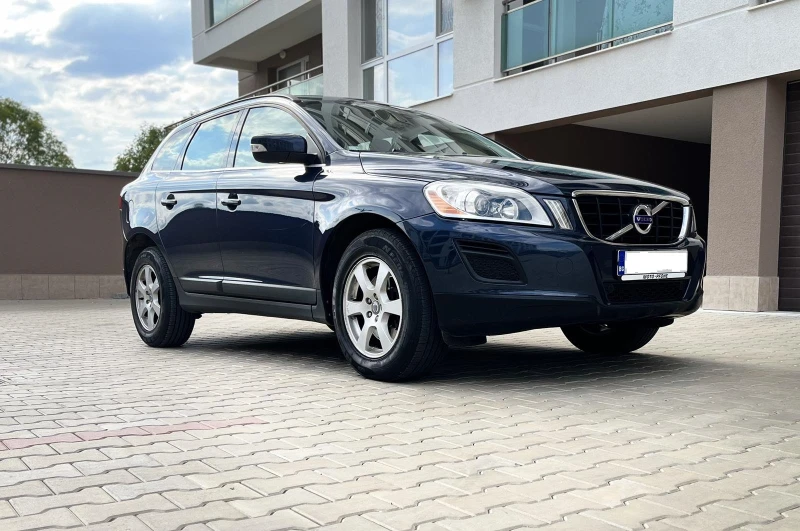 Volvo XC60 D3, снимка 2 - Автомобили и джипове - 52642275