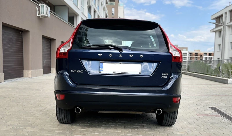 Volvo XC60 D3, снимка 4 - Автомобили и джипове - 52642275