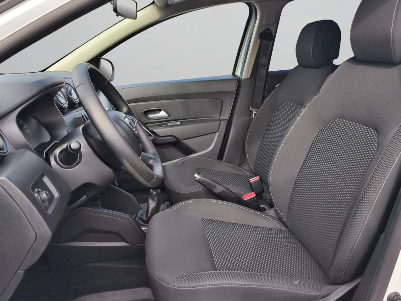 Dacia Duster 1.5dCi 95hp BVM6 E6 // 2107R18, снимка 11 - Автомобили и джипове - 52649619