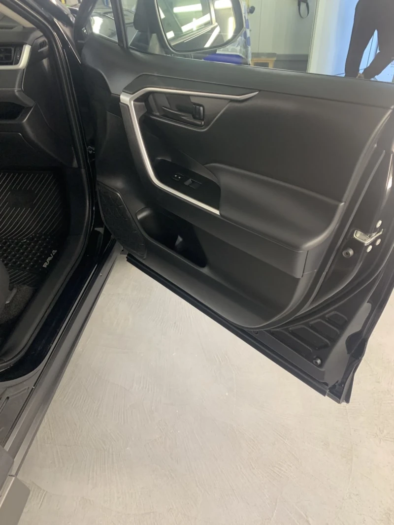 Toyota Rav4 Hibrid, снимка 10 - Автомобили и джипове - 52905841