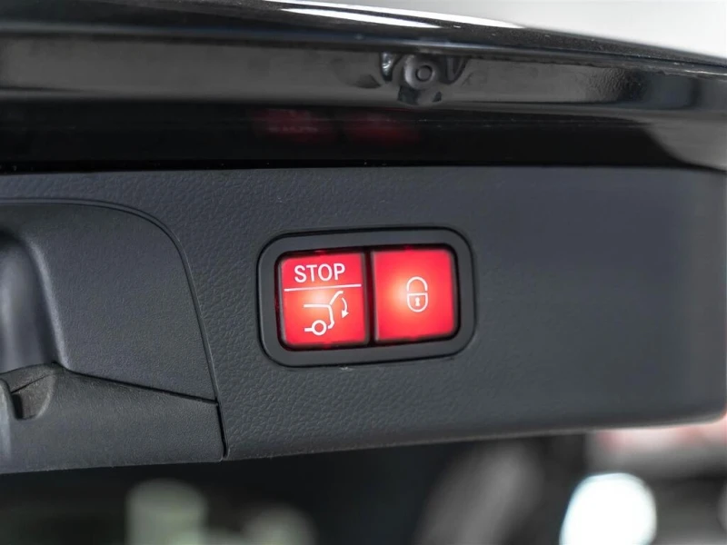 Mercedes-Benz GLC  NIGHT PKG| AMG PERFORMANCE SEATS| , снимка 14 - Автомобили и джипове - 52990862