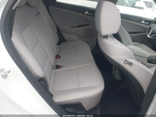 Hyundai Tucson * REMOTE START* КАМЕРА* 4x4* МЪРТВА ТОЧКА* 90k km*, снимка 11 - Автомобили и джипове - 52922363