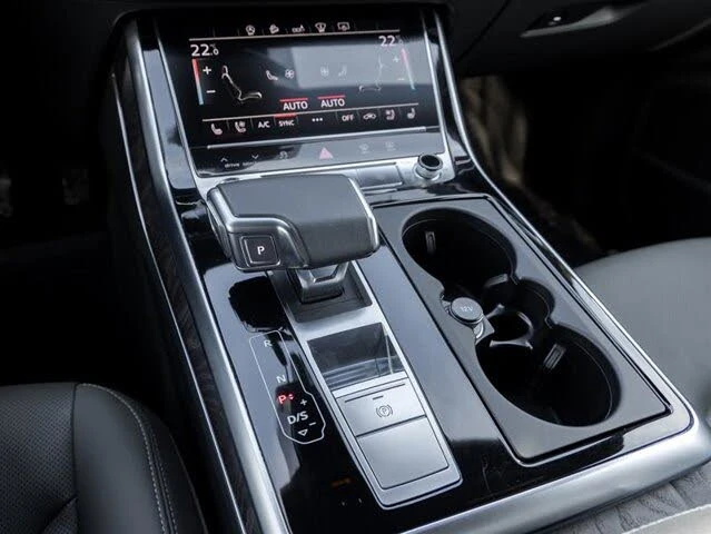 Audi Q8 TFSI 55 * TECHNIK * АвтоКредит * (ЦЕНА ДО БГ), снимка 13 - Автомобили и джипове - 53264423