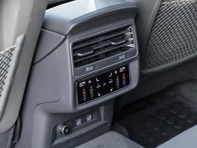 Audi Q8 TFSI 55 * TECHNIK * АвтоКредит * (ЦЕНА ДО БГ), снимка 17 - Автомобили и джипове - 53264423