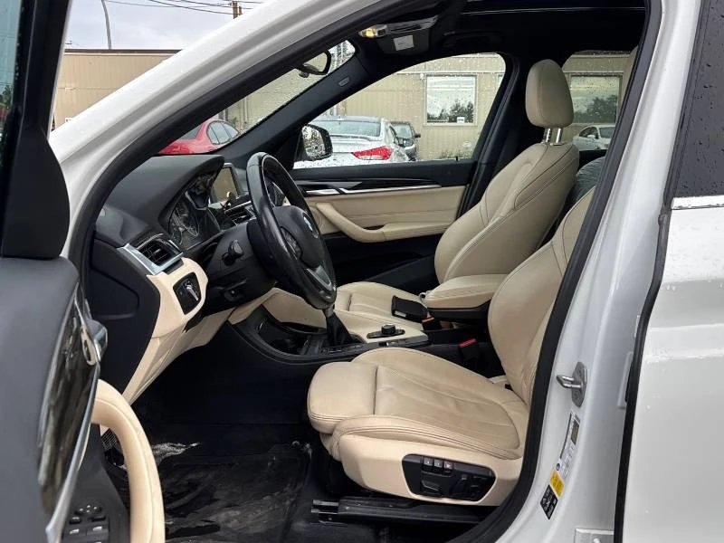BMW X1 * xDrive28i * 2 КЛЮЧА * КОМПЛЕКТ ГУМИ * PANO, снимка 14 - Автомобили и джипове - 55800494
