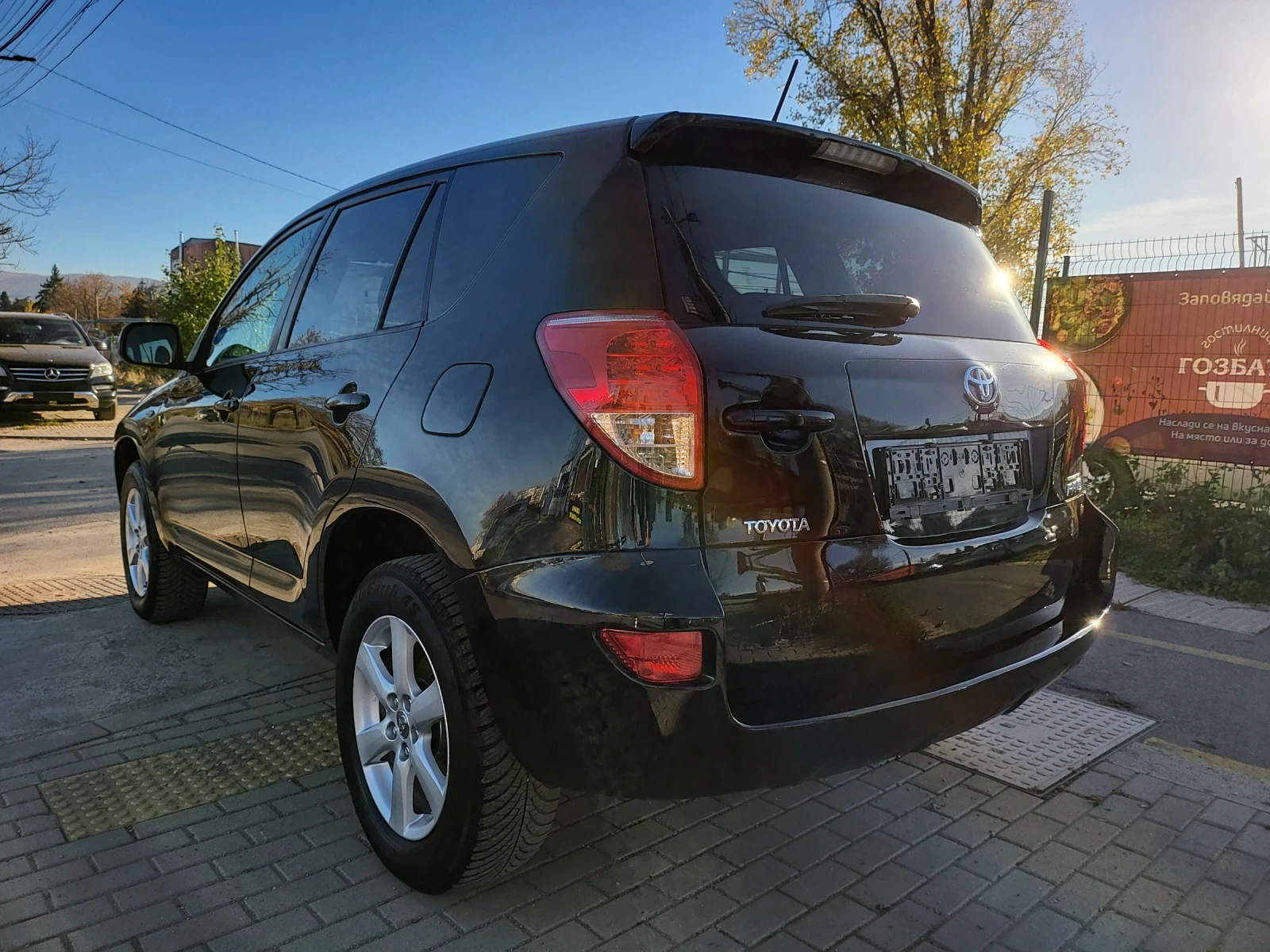 Toyota Rav4 2.0i AWD 152k.s EXECUTIVE  - КАТО НОВА! - изображение 6