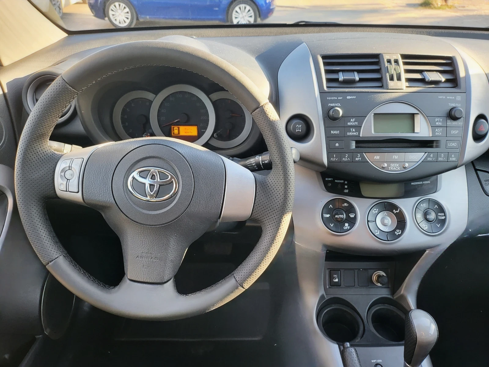 Toyota Rav4 2.0i AWD 152k.s EXECUTIVE  -  ! | Mobile.bg   13