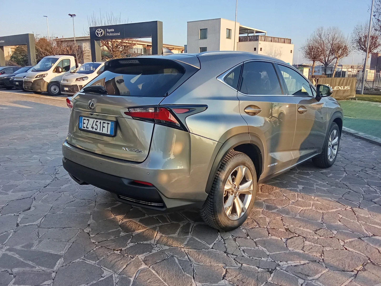 Lexus NX 300h 2.5HYBRID/360 CAMERA/���������/BSM/65.000km!!! | Mobile.bg � ����������� 3