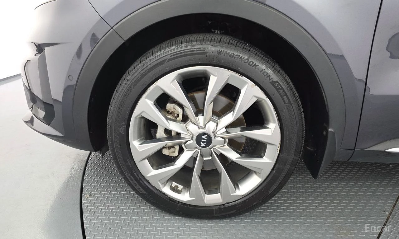 Kia Sorento 2.2D Signature 4x4* HEAD-UP* 360 CAM* DISTRONIC*  , снимка 5 - Автомобили и джипове - 54712616