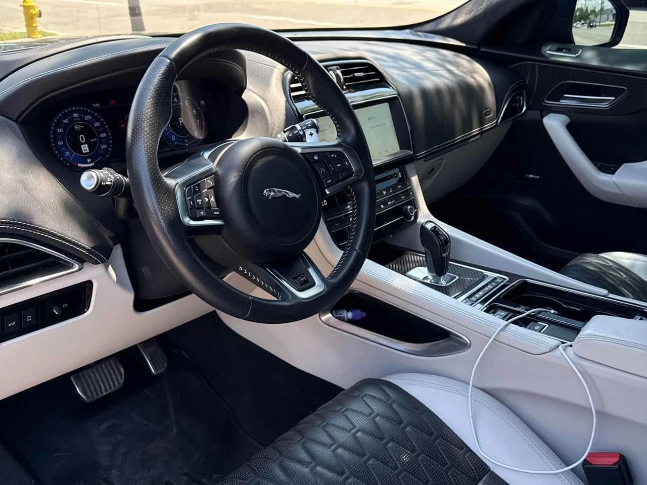 Jaguar F-PACE * SVR * CARFAX * ОПЦИЯ ЗА ФИНАНСИРАНЕ , снимка 5 - Автомобили и джипове - 55246318