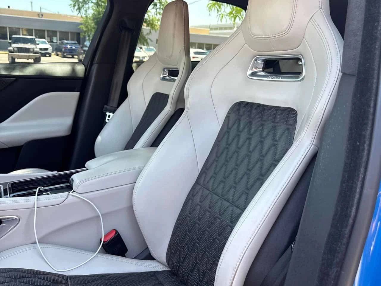 Jaguar F-PACE * SVR * CARFAX * ОПЦИЯ ЗА ФИНАНСИРАНЕ , снимка 10 - Автомобили и джипове - 55246318