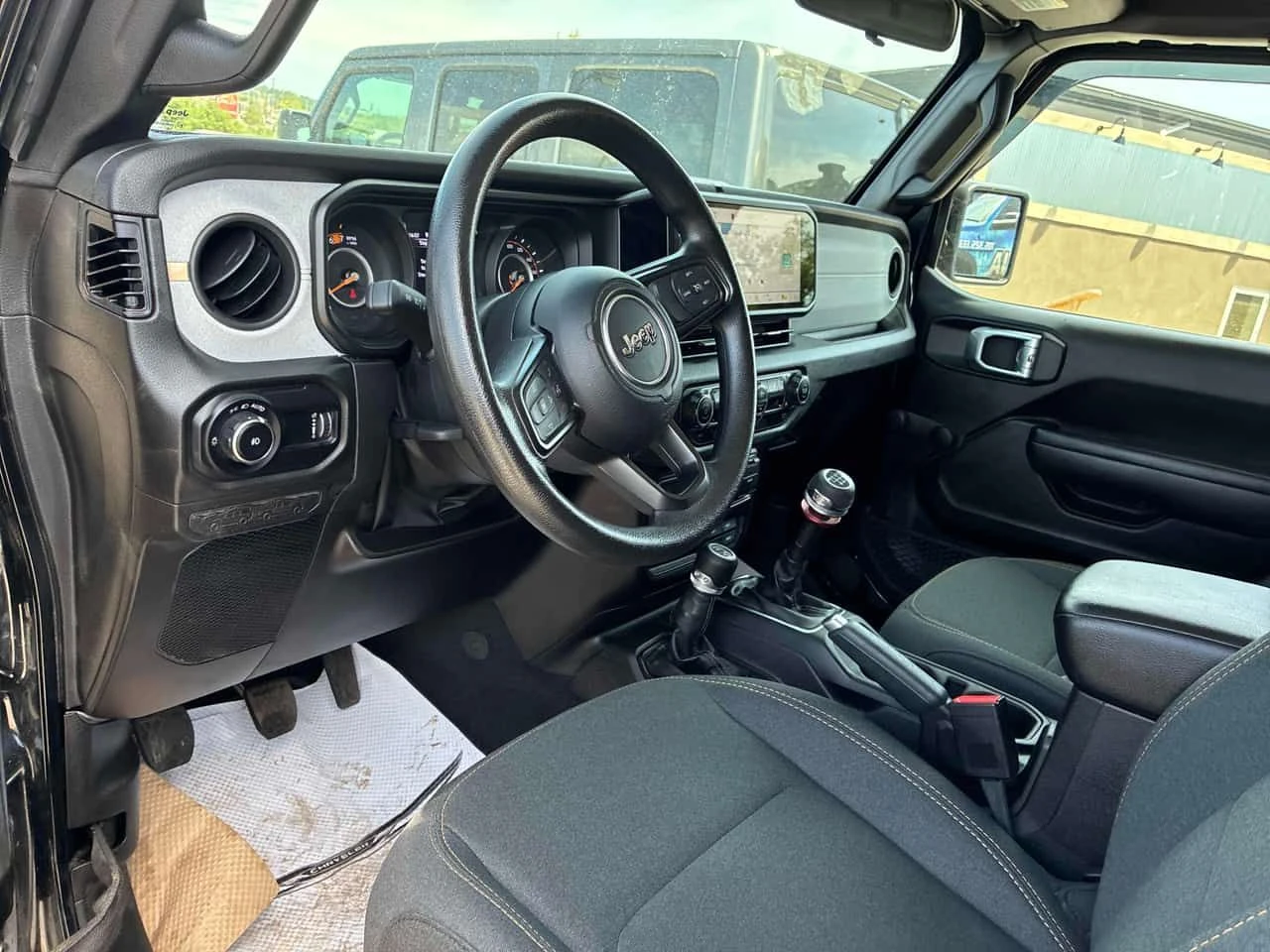 Jeep Wrangler * Sport * АВТОКРЕДИТ БЕЗ ПЪРВОНАЧАЛНА ВНОСКА* , снимка 5 - Автомобили и джипове - 55614142
