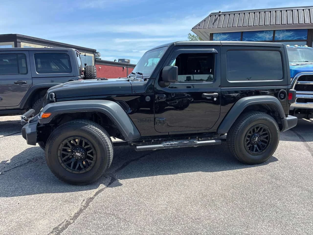 Jeep Wrangler * Sport * АВТОКРЕДИТ БЕЗ ПЪРВОНАЧАЛНА ВНОСКА* , снимка 2 - Автомобили и джипове - 55614142