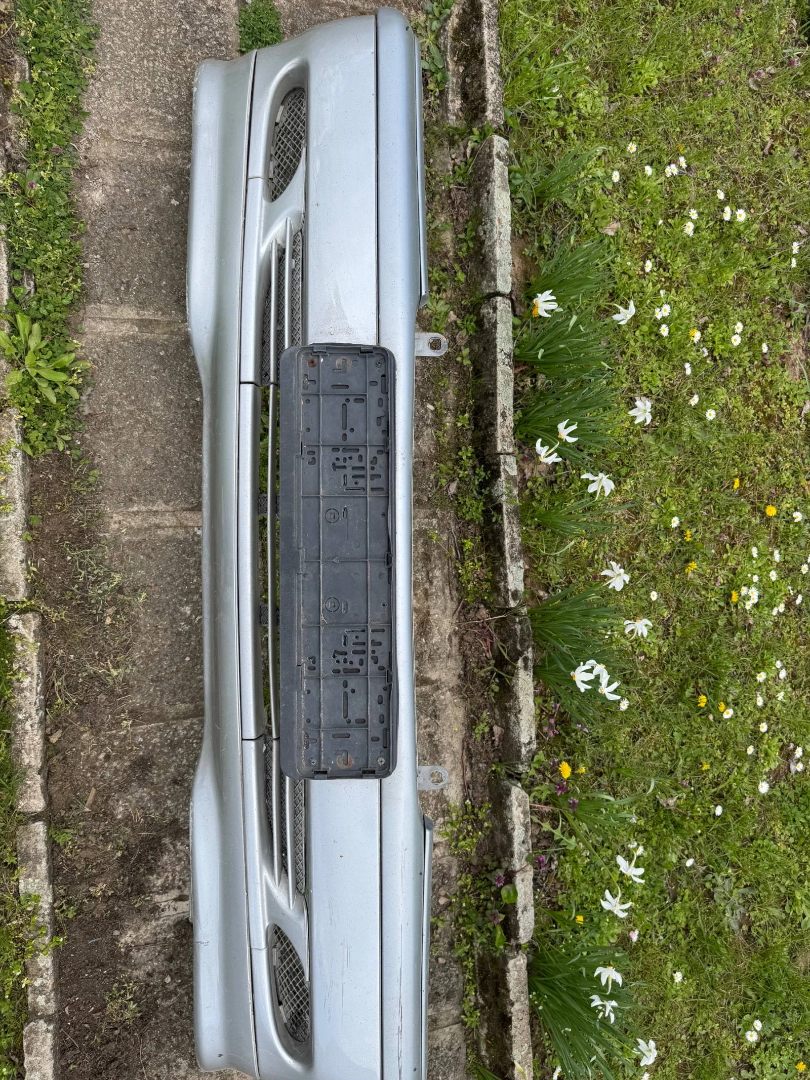 Предна броня за Mercedez Benz C180 , снимка 2 - Части - 54166215