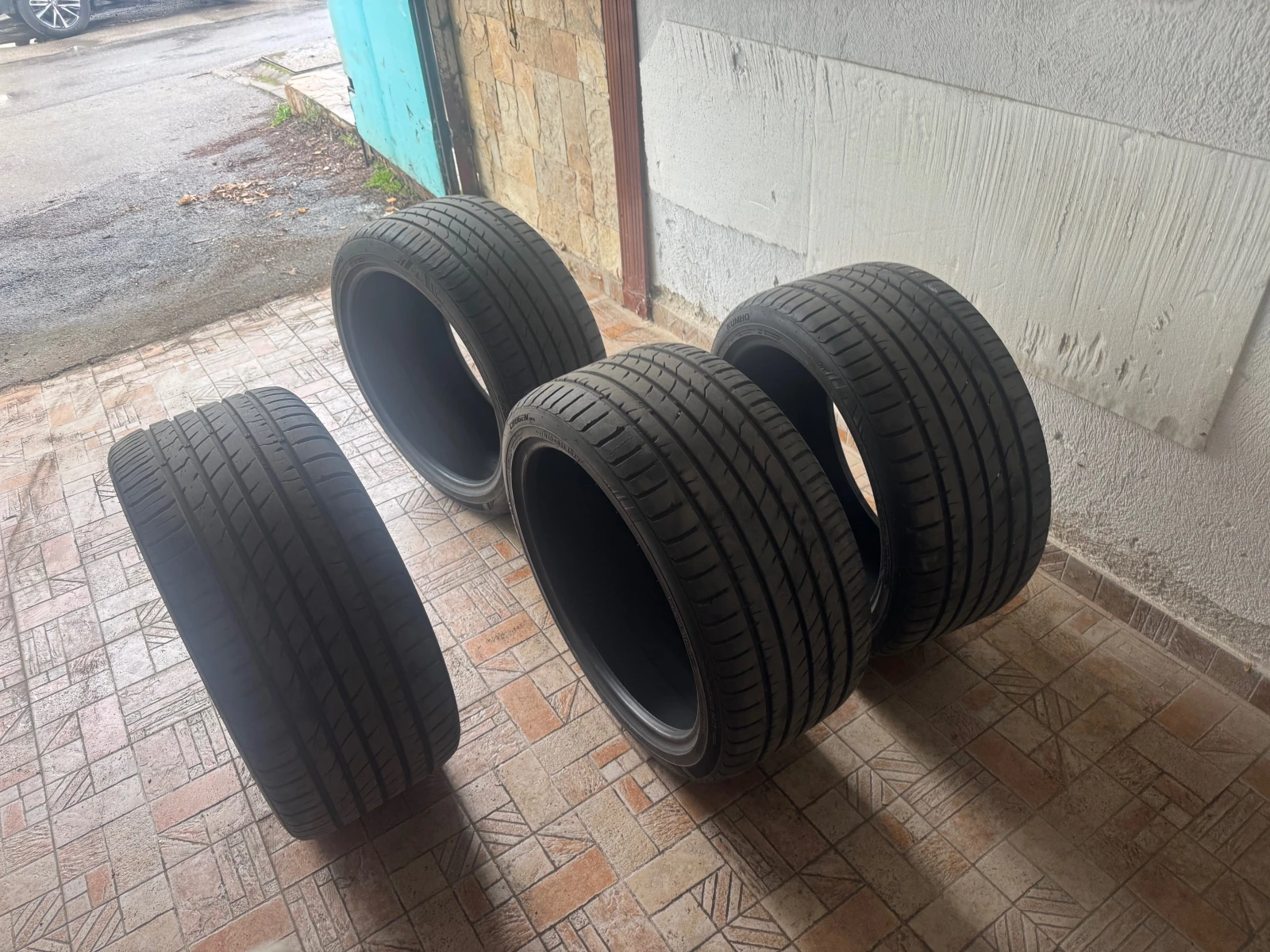 Гуми Летни 295/35R21