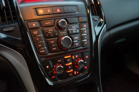 Opel Astra 1.6CDTI * FACE* , снимка 11