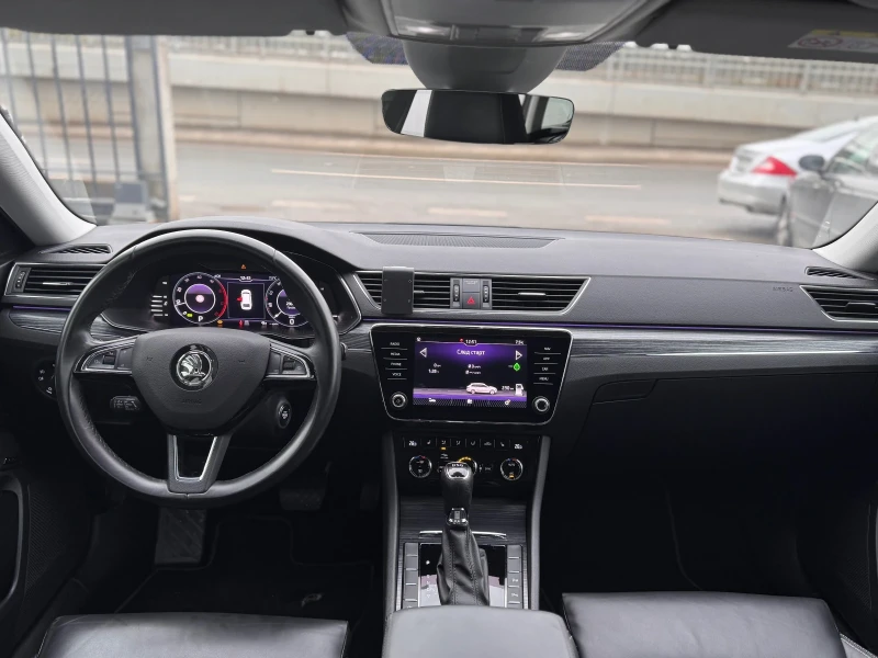 Skoda Superb 2.0TDI ACC Digital Cockpit Facelift Line Assist, снимка 8 - Автомобили и джипове - 47419433