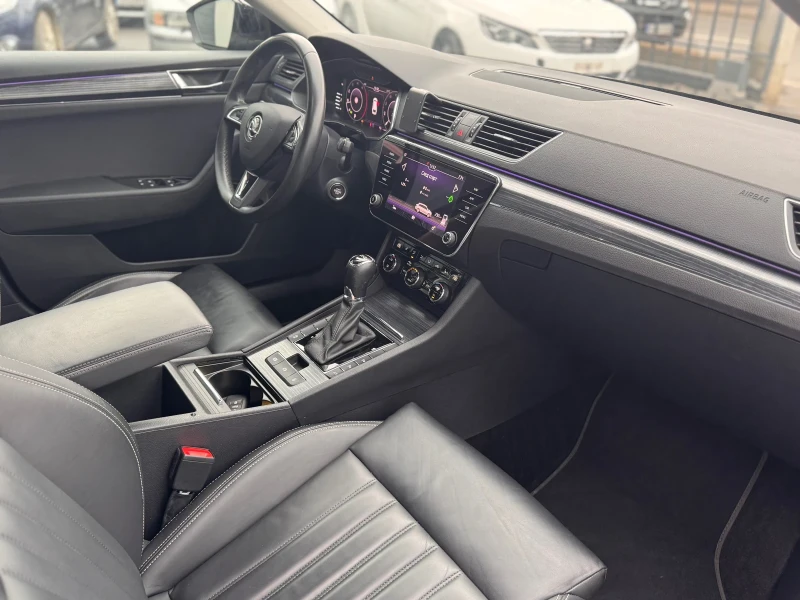 Skoda Superb 2.0TDI ACC Digital Cockpit Facelift Line Assist, снимка 11 - Автомобили и джипове - 47419433