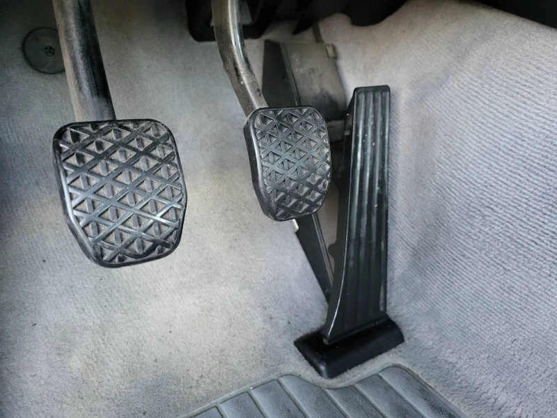 BMW 318 2.0 бензин , снимка 10 - Автомобили и джипове - 52419149