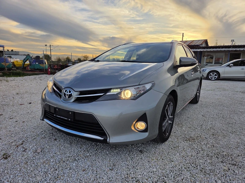 Toyota Auris 1.6, снимка 14 - Автомобили и джипове - 52639470