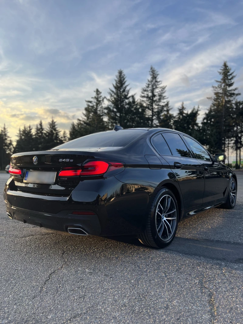 BMW 545 e xDrive M-Sport, снимка 4 - Автомобили и джипове - 52976007