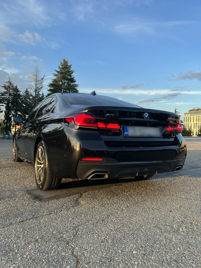 BMW 545 e xDrive M-Sport, снимка 3 - Автомобили и джипове - 52976007