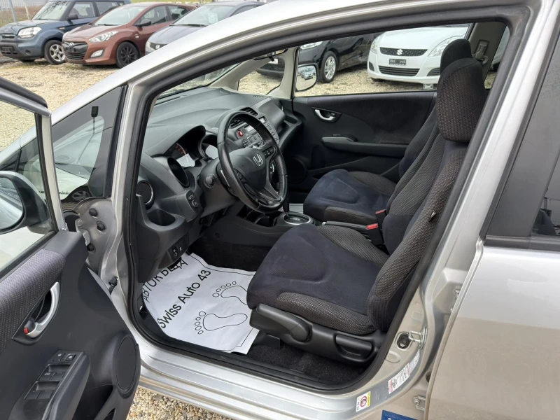 Honda Jazz 1.4i Automat, снимка 9 - Автомобили и джипове - 53220915