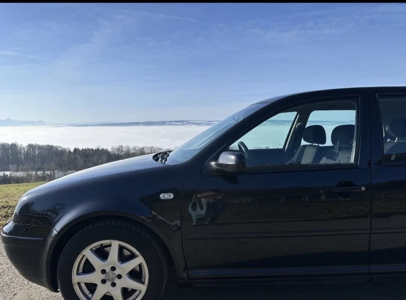 VW Golf 1.8T - GTI - 180к.с. - SWISS - 6 скорости - XENON, снимка 2 - Автомобили и джипове - 53488877