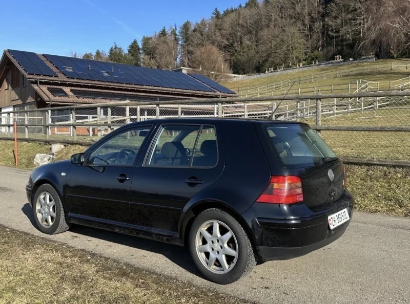 VW Golf 1.8T - GTI - 180к.с. - SWISS - 6 скорости - XENON, снимка 3 - Автомобили и джипове - 53488877